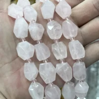Rosenquarz Facettiert kaufen – natürlich & unbehandelt | Moss Crystal