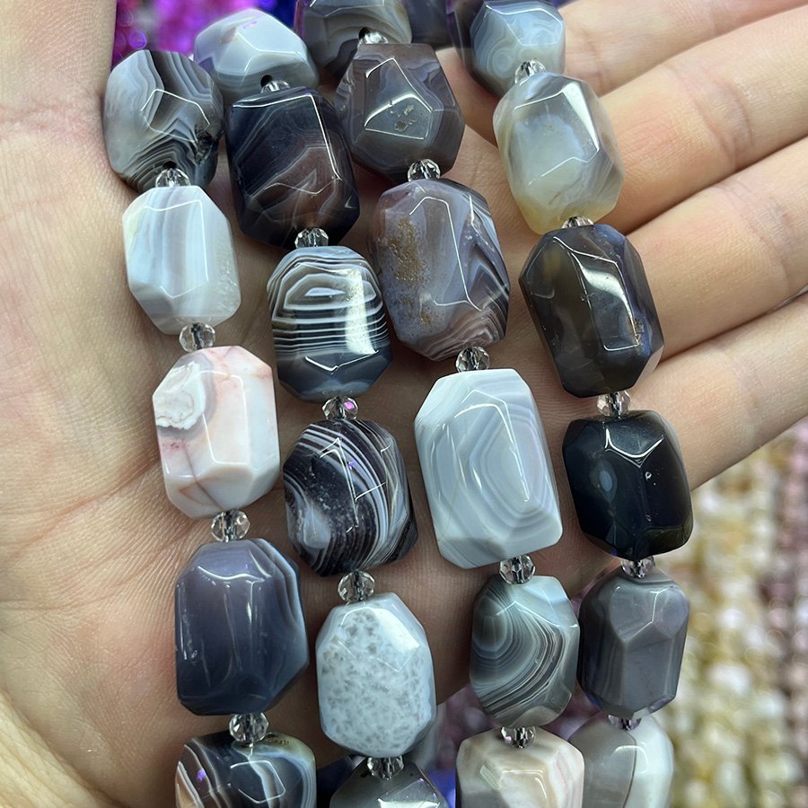 Granat Freiform 11-15mm - MossCrystal